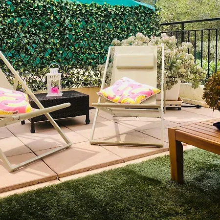 Mon Avec Terrasse Et Piscine