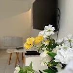 Mon Avec Terrasse Et Piscine Rocabruna