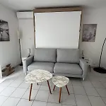 Mon Avec Terrasse Et Piscine Apartman *