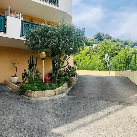 Mon Avec Terrasse Et Piscine דירה *