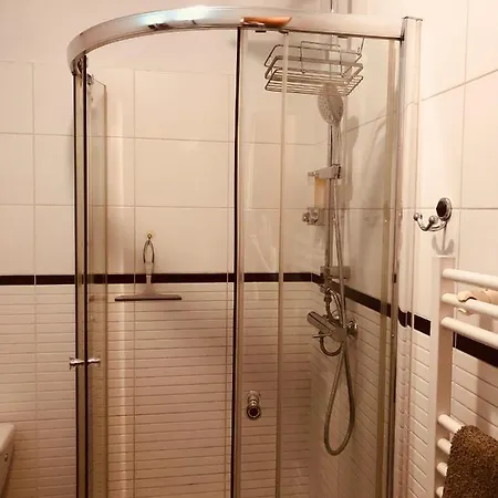 Mon Avec Terrasse Et Piscine דירה