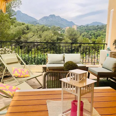 Mon Avec Terrasse Et Piscine *