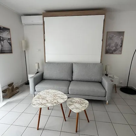 Mon Avec Terrasse Et Piscine Apartamento *